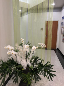 UVCC Chardonnay Entry from Hallway with Flowers
